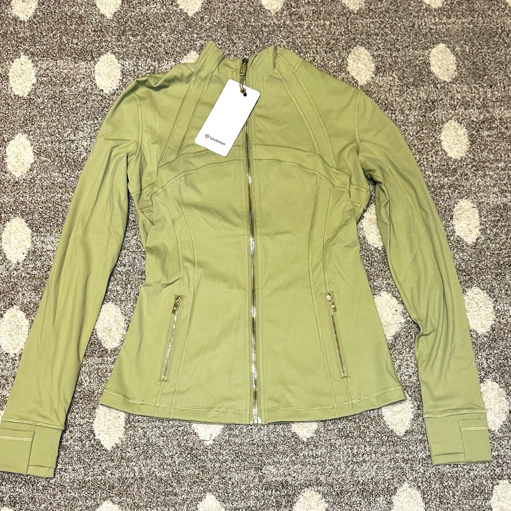 lululemon athletica Women's Light Sage Green Zip-Up Jacket